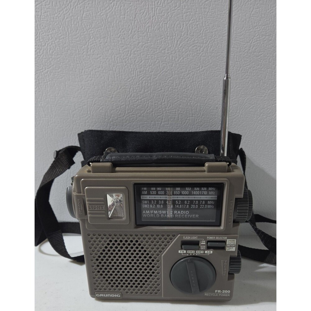 GRUNDIG FR-200 AM FM SW Short Wave Hand Crank Emergency Radio - Tested, Working